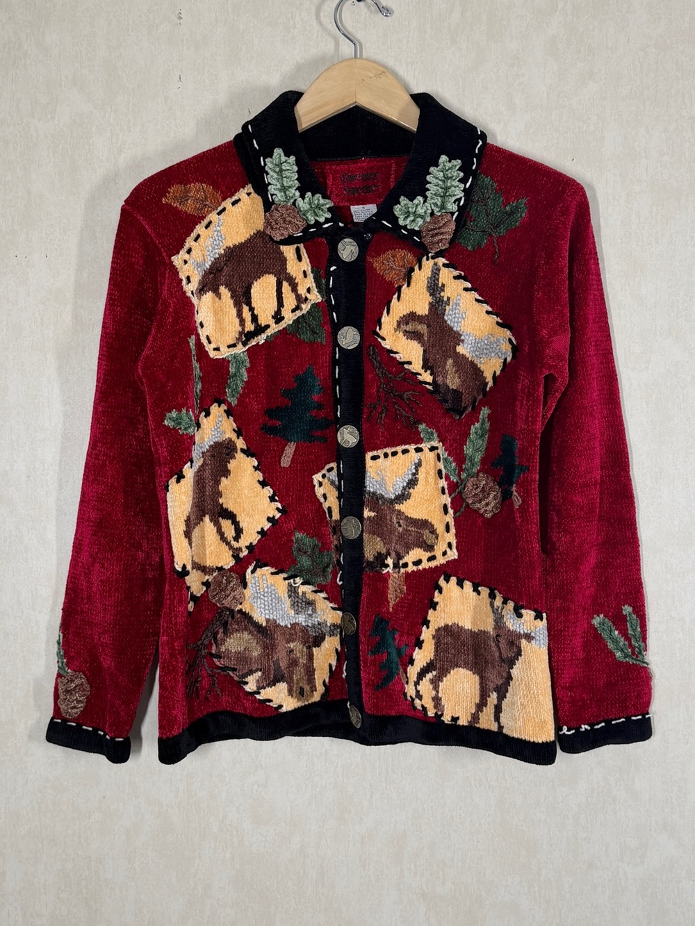 Sweater Sweater Womenโs Whimsical Wildlife Patches Knit Cardigan in Red S